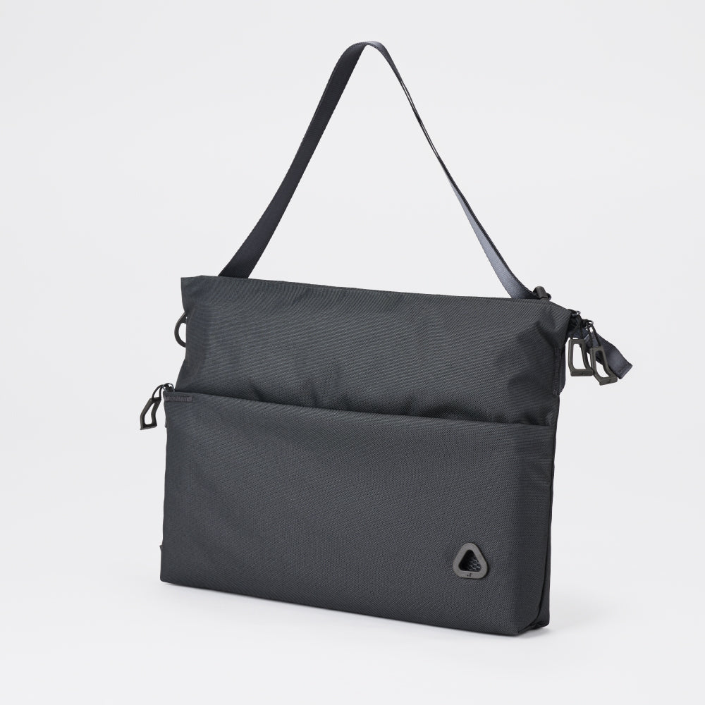 uF/uF サコッシュ Lサイズ チャコールグレー/バッグ/ Our EARTH