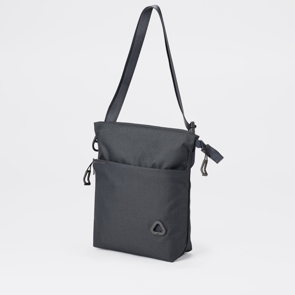 uF/uF サコッシュ Mサイズ チャコールグレー/バッグ/ Our EARTH